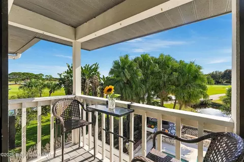 Exterior - 800 Kerry Downs Cir, Melbourne, FL 32940 photo 4 of 11