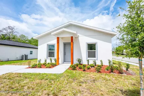 702 Lucky St, Titusville, FL 32780