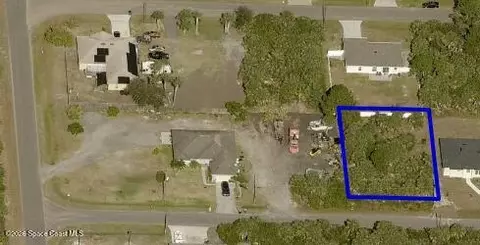 567 Macon St SW, Palm Bay, FL 32908