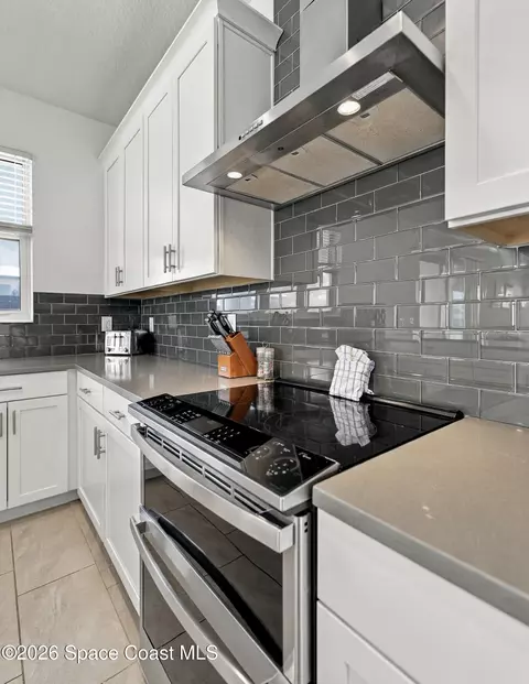 Kitchen - 495 Strand Dr, Melbourne Beach, FL 32951 photo 8 of 10