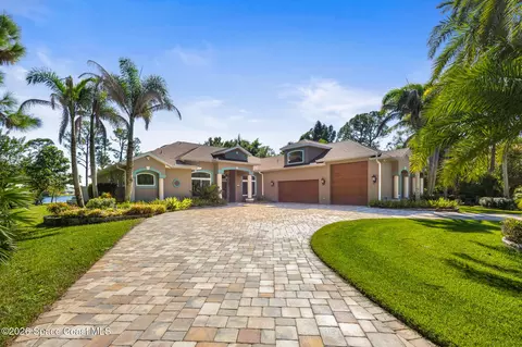 5648 Cypress Creek Dr, Grant-valkaria, FL 32949