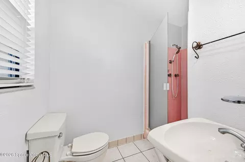Bath - 1949 Harrison Ave, Melbourne, FL 32935 photo 1 of 3