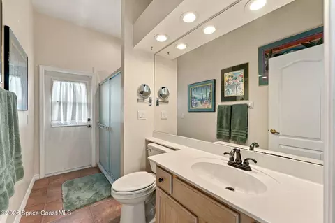 Bath - 1331 Cape Sable Dr, Melbourne, FL 32940 photo 5 of 6