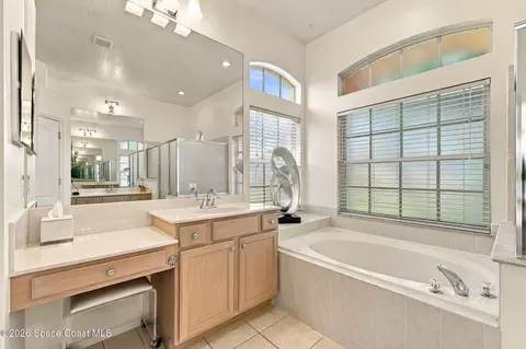 Bath - 1331 Cape Sable Dr, Melbourne, FL 32940 photo 2 of 6