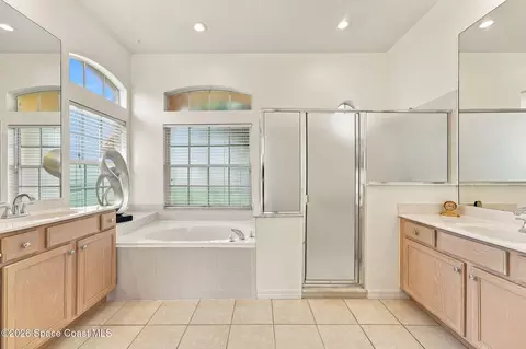 Bath - 1331 Cape Sable Dr, Melbourne, FL 32940 photo 1 of 6