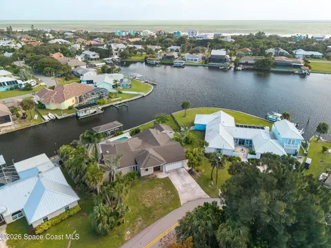 278 Hiawatha Way, Melbourne Beach, FL 32951