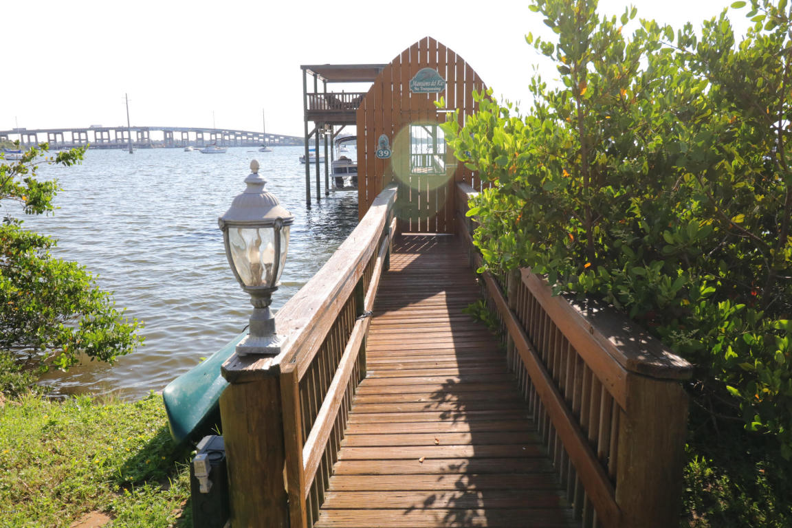 39 Riverside Dr, Cocoa, FL 32922 photo 1