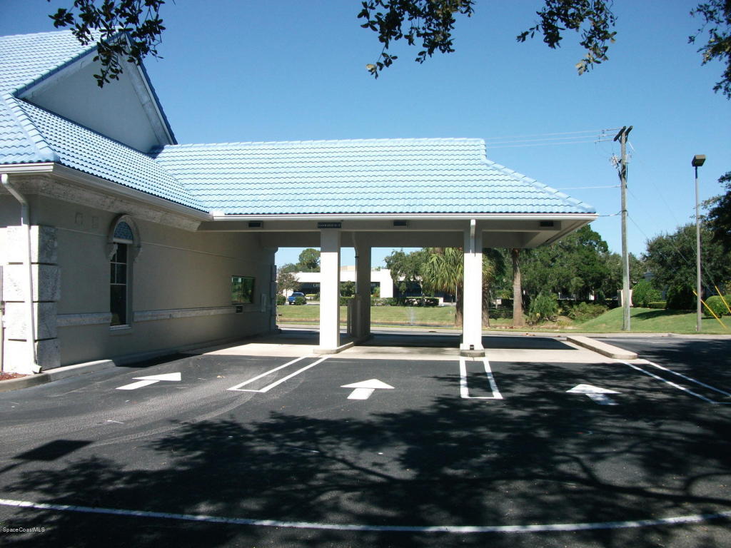 1421 Gateway Dr, Melbourne, FL 32901 photo 1