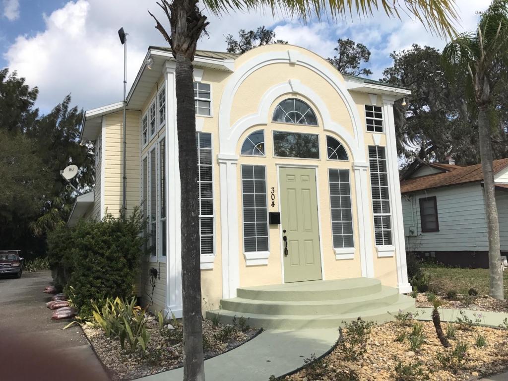 304 Strawbridge Ave E, Melbourne, FL 32901 photo 1