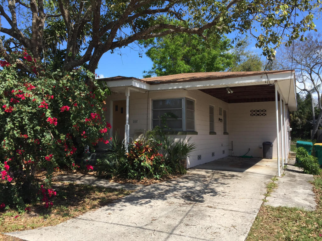 2007 Oak St, Melbourne, FL 32901 photo 1
