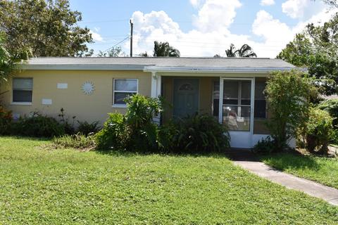 327 Crown Blvd, Melbourne, FL 32901 photo 1
