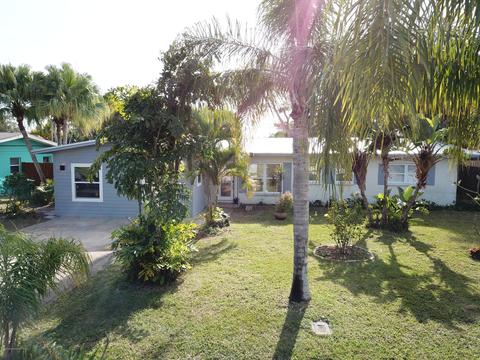 690 Java Rd, Cocoa Beach, FL 32931 photo 1