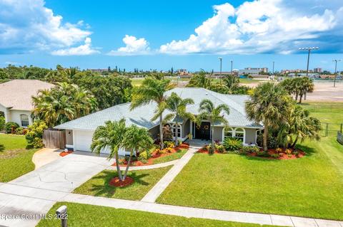 1067 E River Oaks Dr, Indialantic, FL 32903 photo 1
