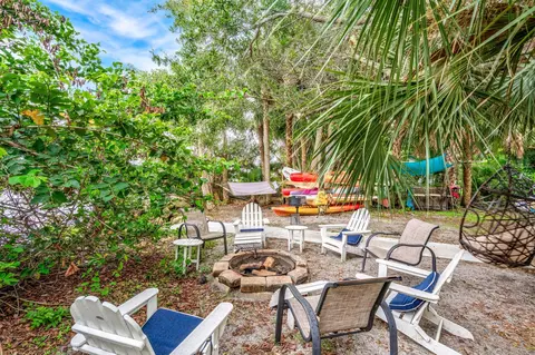 Exterior - 1365 Pineapple Ave, Melbourne, FL 32935 photo 4 of 13