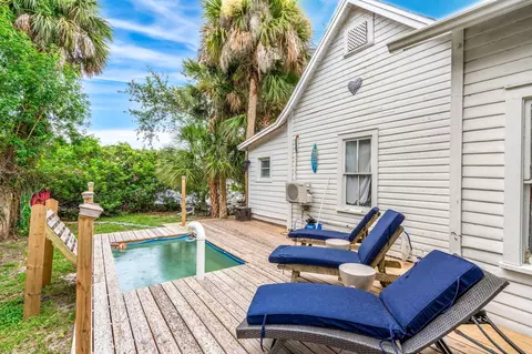 Exterior - 1365 Pineapple Ave, Melbourne, FL 32935 photo 2 of 13