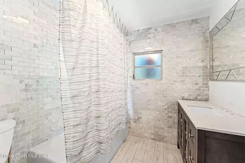 Bath - 1365 Pineapple Ave, Melbourne, FL 32935 photo 2 of 3