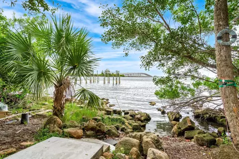 View/Area - 1365 Pineapple Ave, Melbourne, FL 32935 photo 2 of 10