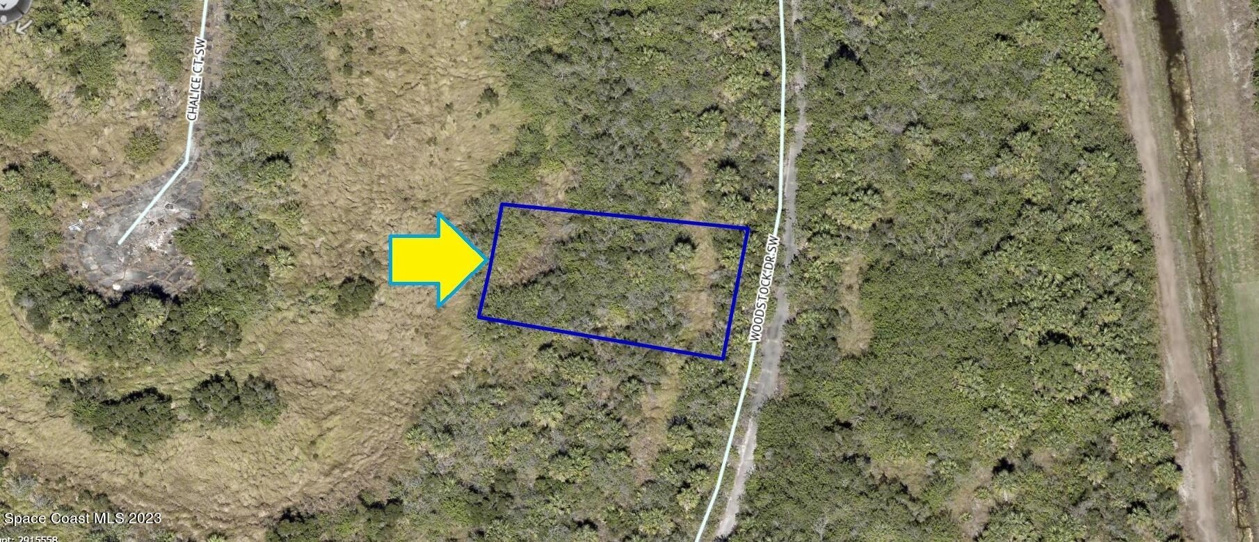 2860 Woodstock Dr SW  