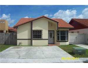 2425 W 73 Pl, Hialeah, FL 33016 photo 1