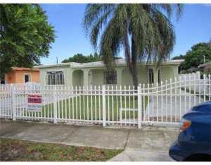 731 E 42 St, Hialeah, FL 33013 photo 1