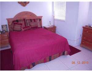 1069 W 43 Pl #69, Hialeah, FL 33012 photo 1