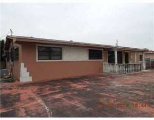 5060 E 8 Ln, Hialeah, FL 33013 photo 1