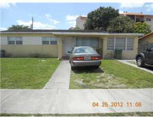 1082 W 69 Pl, Hialeah, FL 33014 photo 1