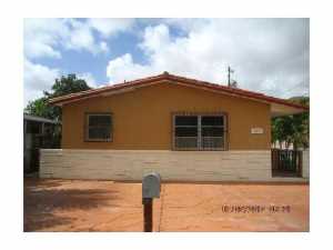 420 E 35 St, Hialeah, FL 33013 photo 1