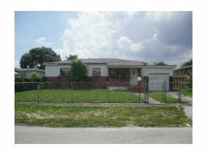 670 E 58 St, Hialeah, FL 33013 photo 1