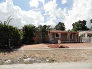 4832 E 8 Ct, Hialeah, FL 33013 photo 1