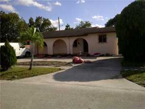 670 E 61 St, Hialeah, FL 33013 photo 1