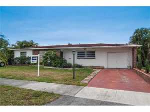 630 W 80 St, Hialeah, FL 33014 photo 1