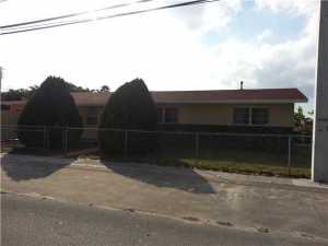 590 E 55 St, Hialeah, FL 33013 photo 1
