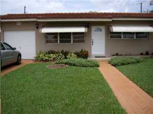 625 W 65 Dr, Hialeah, FL 33012 photo 1