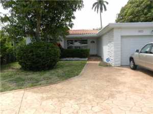 9072 Emerson Ave, Miami Beach, FL 33154 photo 1