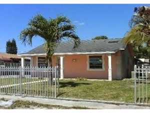 711 NE 1 Pl, Hialeah, FL 33010 photo 1