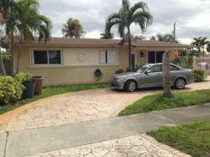 1298 W 83 St, Hialeah, FL 33014 photo 1
