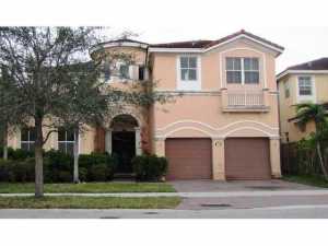 8967 NW 182 Ter, Hialeah, FL 33018 photo 1