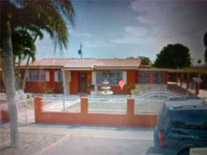 566 W 41 Pl, Hialeah, FL 33012 photo 1