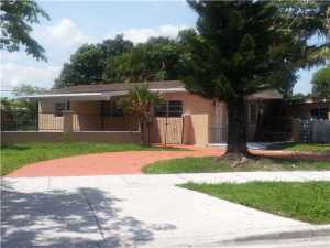 210 E 60 St, Hialeah, FL 33013 photo 1