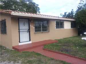 409 E 54 St, Hialeah, FL 33013 photo 1