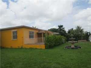230 E 19 St, Hialeah, FL 33010 photo 1