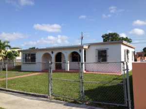 359 W 36 St, Hialeah, FL 33012 photo 1