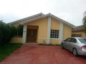 2643 W 72 Pl, Hialeah, FL 33016 photo 1