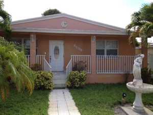 4699 E 8 Ln, Hialeah, FL 33013 photo 1