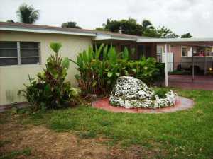 1210 W 34 St, Hialeah, FL 33012 photo 1