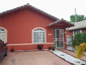 3586 W 74 St, Hialeah, FL 33018 photo 1