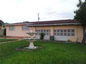 714 W 53 Ter, Hialeah, FL 33012 photo 1