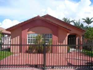 6957 W 25 Ave, Hialeah, FL 33016 photo 1