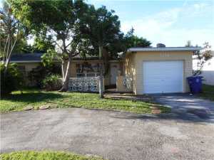 7754 Panama St, Hollywood, FL 33023 photo 1